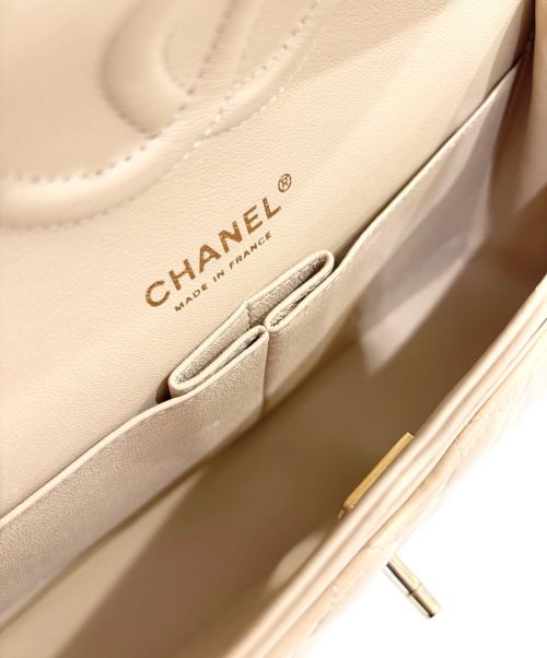 CHANEL（シャネル）CHANEL (シャネル) Wフラップチェーンショルダーバッグ マトラッセ25 A01112 ベージュの古着・服飾アイテム