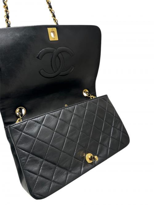 CHANEL（シャネル）CHANEL (シャネル) フルフラップチェーンショルダーバッグ ブラック サイズ:23の古着・服飾アイテム