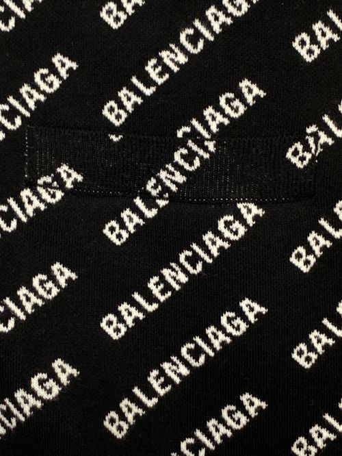 BALENCIAGA（バレンシアガ）BALENCIAGA (バレンシアガ) オールオーバーロゴカーディガン ブラック サイズ:2の古着・服飾アイテム