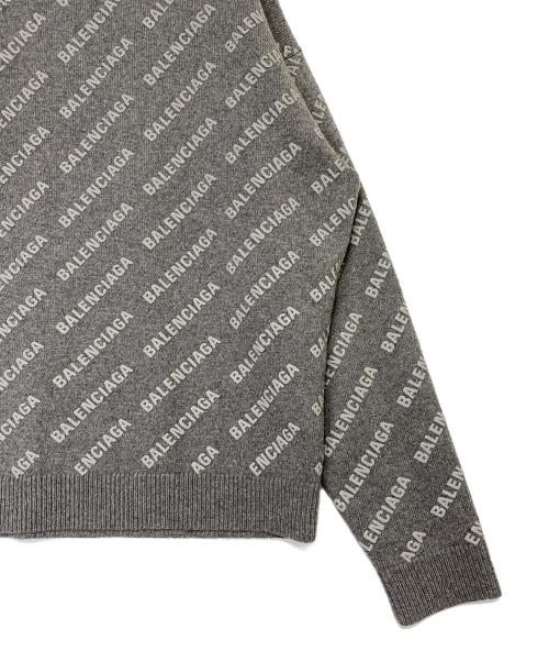 BALENCIAGA（バレンシアガ）BALENCIAGA (バレンシアガ) オールオーバーロゴニット グレー サイズ:Lの古着・服飾アイテム