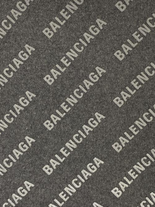 BALENCIAGA（バレンシアガ）BALENCIAGA (バレンシアガ) オールオーバーロゴニット グレー サイズ:Lの古着・服飾アイテム