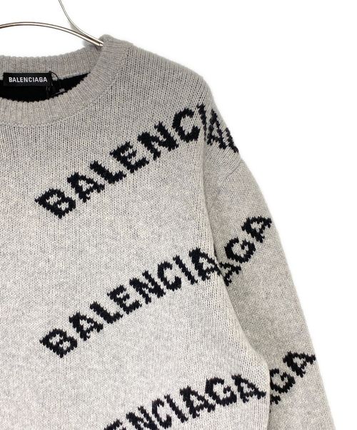 BALENCIAGA（バレンシアガ）BALENCIAGA (バレンシアガ) オールオーバーロゴニット グレー サイズ:Mの古着・服飾アイテム
