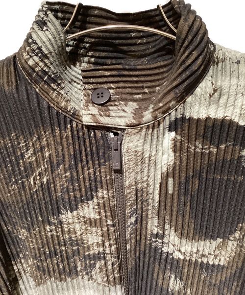 HOMME PLISSE ISSEY MIYAKE（オム プリッセ イッセイ ミヤケ）HOMME PLISSE ISSEY MIYAKE (オムプリッセ イッセイ ミヤケ) Tie-dye pattern pleats jacket（タイダイプリーツジャケット） ブラック×ブラウン サイズ:2の古着・服飾アイテム