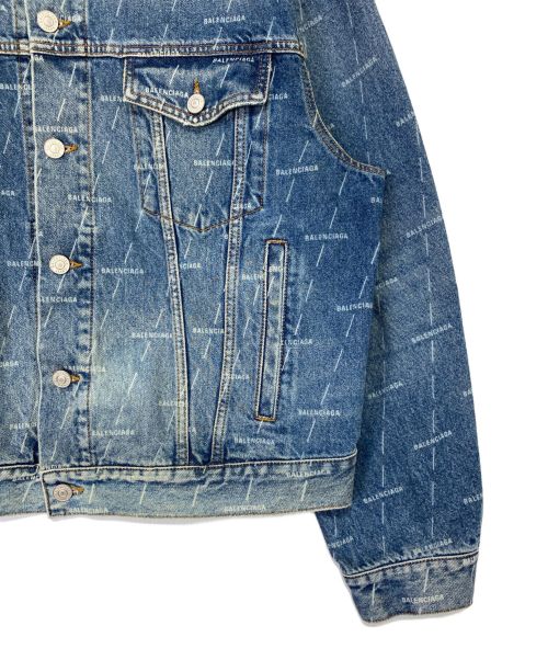 BALENCIAGA（バレンシアガ）BALENCIAGA (バレンシアガ) オールオーバーロゴデニムジャケット インディゴ サイズ:52の古着・服飾アイテム