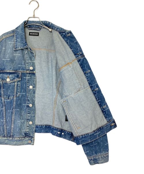 BALENCIAGA（バレンシアガ）BALENCIAGA (バレンシアガ) オールオーバーロゴデニムジャケット インディゴ サイズ:52の古着・服飾アイテム