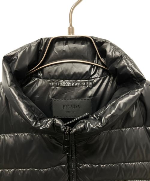 PRADA（プラダ）PRADA (プラダ) ロゴプレートダウンベスト ブラック サイズ:50の古着・服飾アイテム
