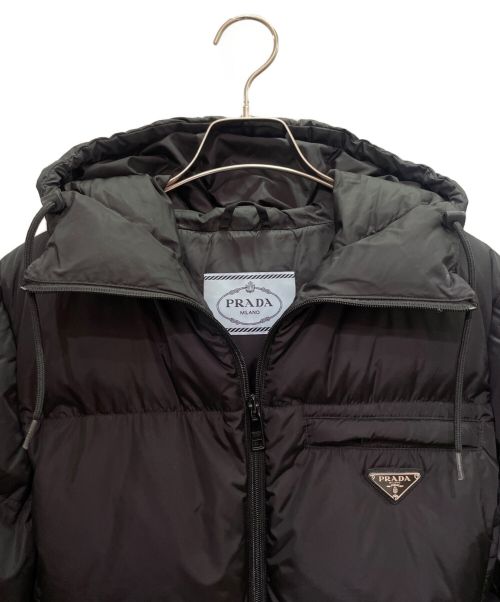 PRADA（プラダ）PRADA (プラダ) ロゴプレート ダウンジャケット ブラック サイズ:38の古着・服飾アイテム