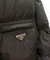 中古・古着 PRADA (プラダ) ロゴプレート ダウンジャケット ブラック サイズ:38：170000円