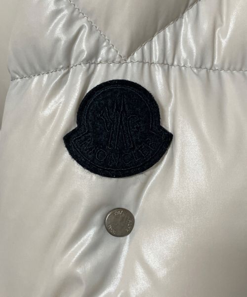MONCLER GENIUS（モンクレール ジーニアス）MONCLER GENIUS (モンクレール ジーニアス) ALYX (アリクス) ALMOND/ダウンジャケット アイボリー サイズ:4の古着・服飾アイテム