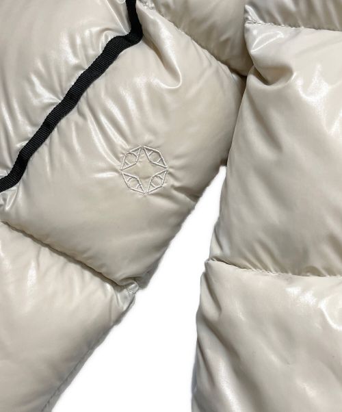 MONCLER GENIUS（モンクレール ジーニアス）MONCLER GENIUS (モンクレール ジーニアス) ALYX (アリクス) ALMOND/ダウンジャケット アイボリー サイズ:4の古着・服飾アイテム