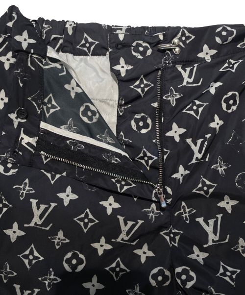 LOUIS VUITTON（ルイ ヴィトン）LOUIS VUITTON (ルイ ヴィトン) ステンシルエフェクト モノグラム ジョギングパンツ ブラック サイズ:34の古着・服飾アイテム