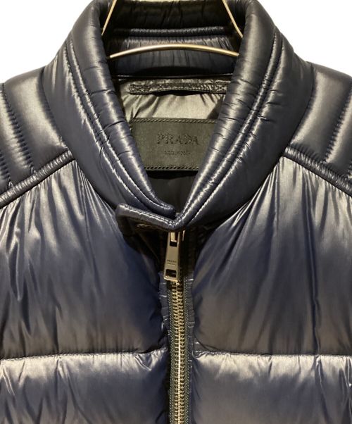 PRADA（プラダ）PRADA (プラダ) Logo Plate Down Jacket（ロゴプレートダウンジャケット） ネイビー サイズ:46の古着・服飾アイテム