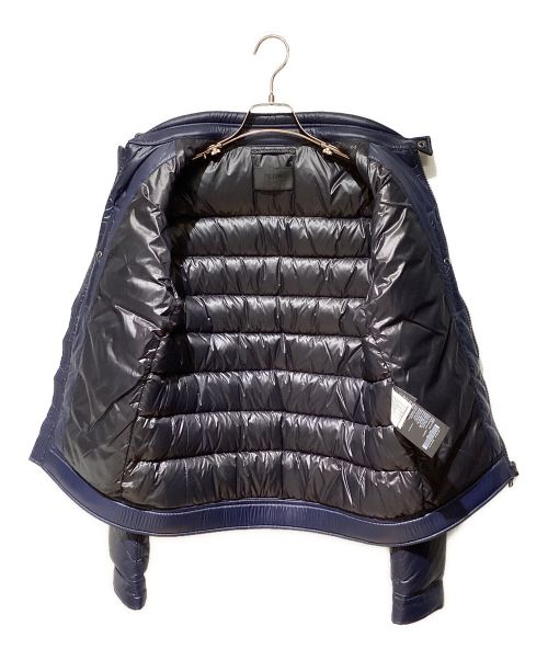 PRADA（プラダ）PRADA (プラダ) Logo Plate Down Jacket（ロゴプレートダウンジャケット） ネイビー サイズ:46の古着・服飾アイテム