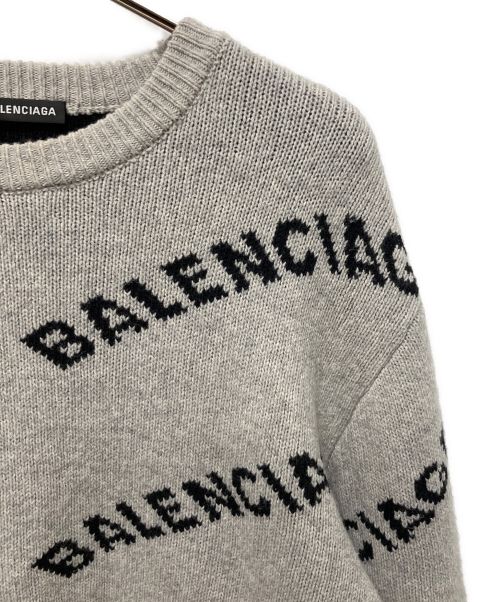 BALENCIAGA（バレンシアガ）BALENCIAGA (バレンシアガ) オールオーバーロゴニット グレー サイズ:XLの古着・服飾アイテム