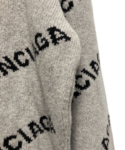 BALENCIAGA（バレンシアガ）BALENCIAGA (バレンシアガ) オールオーバーロゴニット グレー サイズ:XLの古着・服飾アイテム