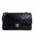 CHANEL（シャネル）の古着「マトラッセ 25 Wフラップチェーンショルダーバッグ」｜ブラック