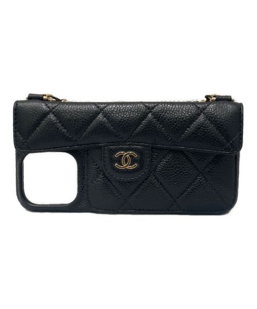 CHANEL（シャネル）CHANEL (シャネル) iPhone15 Pro MAXケース ブラック×ゴールド金具の古着・服飾アイテム