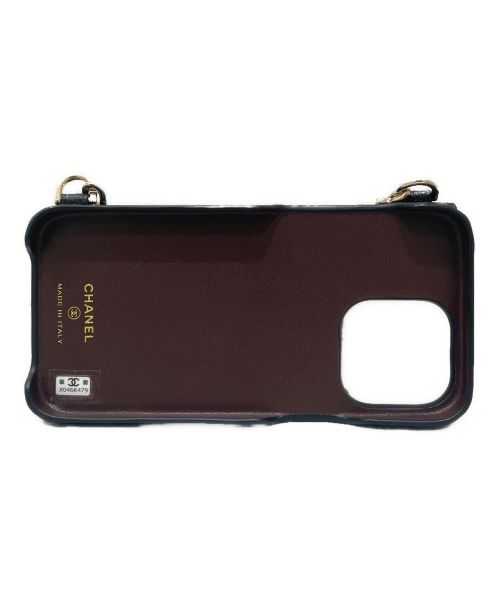 CHANEL（シャネル）CHANEL (シャネル) iPhone15 Pro MAXケース ブラック×ゴールド金具の古着・服飾アイテム