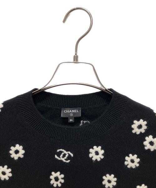 CHANEL（シャネル）CHANEL (シャネル) P72 カシミヤ ココマーク デイジーニット プルオーバー ブラック×ホワイト サイズ:34の古着・服飾アイテム