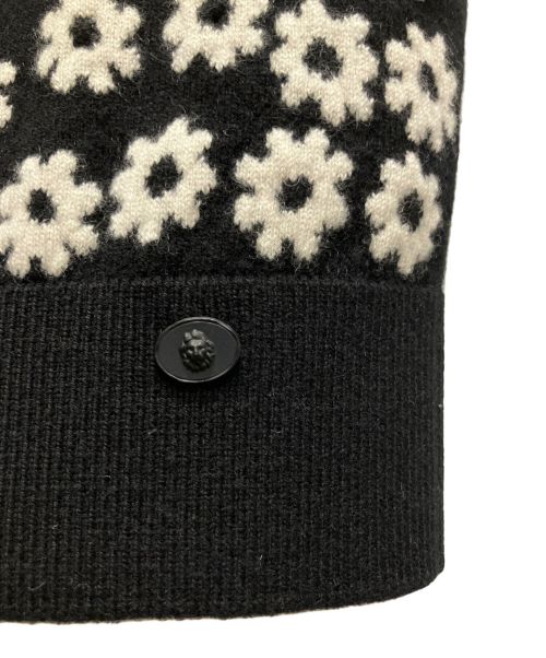 CHANEL（シャネル）CHANEL (シャネル) P72 カシミヤ ココマーク デイジーニット プルオーバー ブラック×ホワイト サイズ:34の古着・服飾アイテム