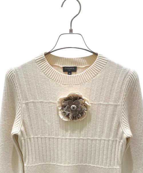 CHANEL（シャネル）CHANEL (シャネル) ココブローチニットワンピース アイボリー サイズ:34の古着・服飾アイテム
