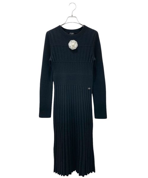 CHANEL（シャネル）CHANEL (シャネル) カメリア ブローチ ニット ワンピース ブラック サイズ:34の古着・服飾アイテム