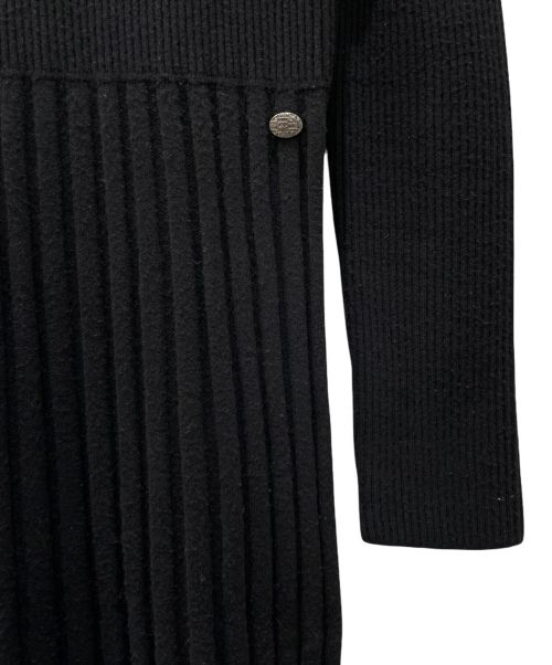 CHANEL（シャネル）CHANEL (シャネル) カメリア ブローチ ニット ワンピース ブラック サイズ:34の古着・服飾アイテム