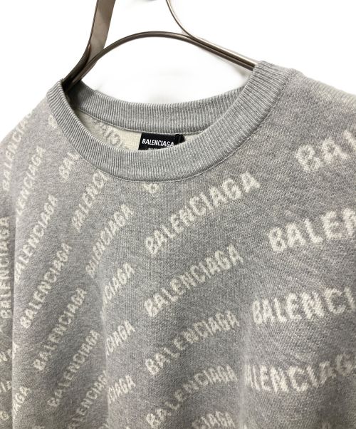 BALENCIAGA（バレンシアガ）BALENCIAGA (バレンシアガ) オールオーバーロゴニット/総ロゴニット グレー×ホワイト サイズ:Mの古着・服飾アイテム