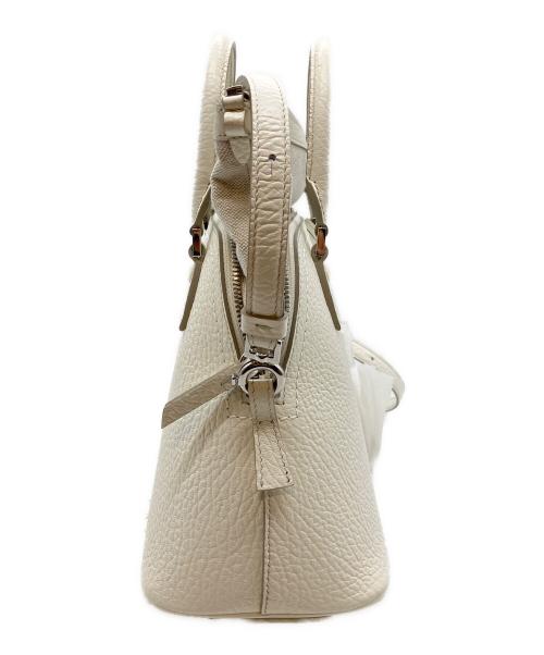 Maison Margiela（メゾンマルジェラ）Maison Margiela (メゾンマルジェラ) 5ACミニショルダーバッグ ホワイト サイズ:ミニの古着・服飾アイテム