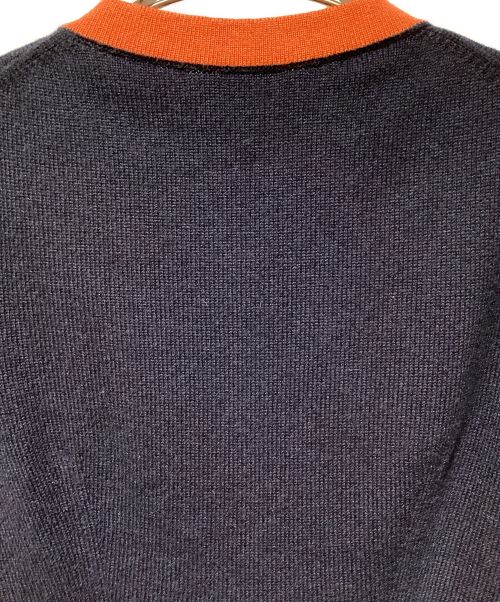 CHANEL（シャネル）CHANEL (シャネル) アンカーボタンカシミヤカーディガン ネイビー×オレンジ サイズ:38の古着・服飾アイテム
