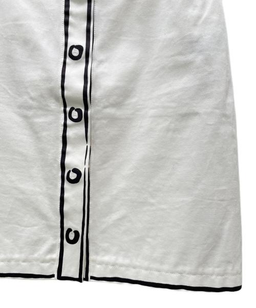 FENDI（フェンディ）FENDI (フェンディ) Joshua Vides (ジョシュアヴィーダス) Aラインショートスカート ホワイト サイズ:40の古着・服飾アイテム