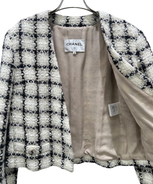 CHANEL（シャネル）CHANEL (シャネル) ココボタン ウール アクリル チェック ノーカラージャケット ベージュ×ブラック サイズ:40の古着・服飾アイテム