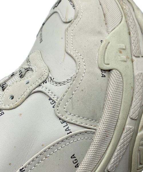 BALENCIAGA（バレンシアガ）BALENCIAGA (バレンシアガ) TRIPLE S ベージュ サイズ:42の古着・服飾アイテム