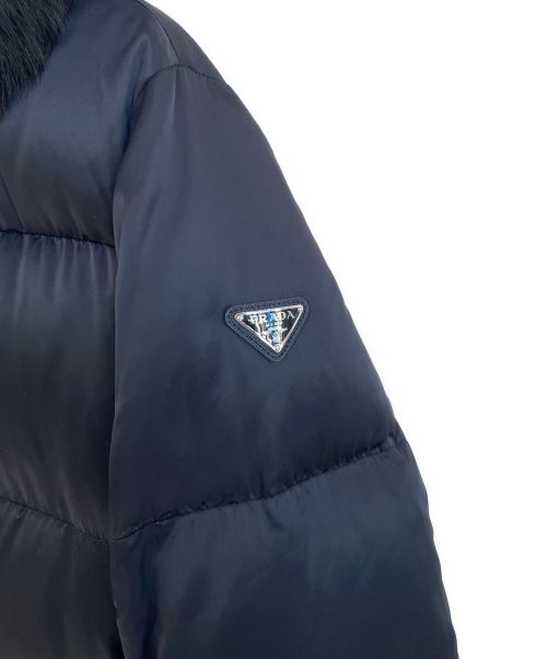 PRADA（プラダ）PRADA (プラダ) ロゴプレートダウンコート ネイビー サイズ:38の古着・服飾アイテム