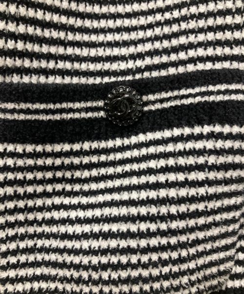 CHANEL（シャネル）CHANEL (シャネル) P73 ココマークボーダー アルパカウール ニットカーディガン ホワイト×ブラック サイズ:34の古着・服飾アイテム