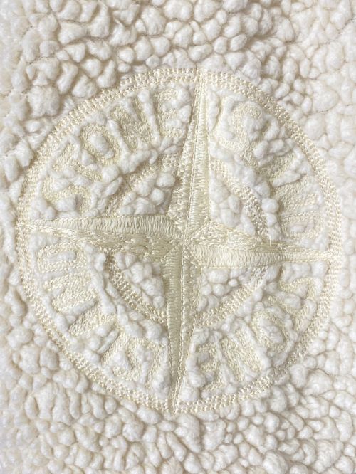 STONE ISLAND（ストーンアイランド）STONE ISLAND (ストーンアイランド) アームロゴボアフリースブルゾン アイボリー サイズ:XLの古着・服飾アイテム