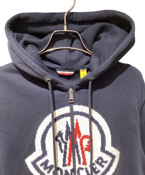 MONCLER GENIUS（モンクレール ジーニアス）MONCLER GENIUS (モンクレール ジーニアス) MAGLIA CARDIGAN （刺繍ロゴダブルジップパーカー） ネイビー サイズ:Sの古着・服飾アイテム