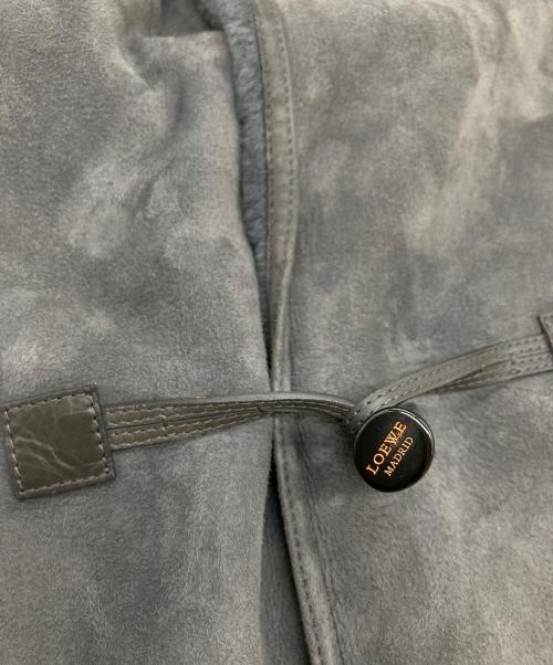 LOEWE（ロエベ）LOEWE (ロエベ) ムートンダッフルコート　羊革　国内代理店表記あり グレー サイズ:48の古着・服飾アイテム