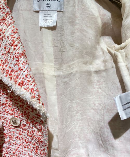 CHANEL（シャネル）CHANEL (シャネル) ココボタンツイードジャケット レッド×ホワイト サイズ:34の古着・服飾アイテム