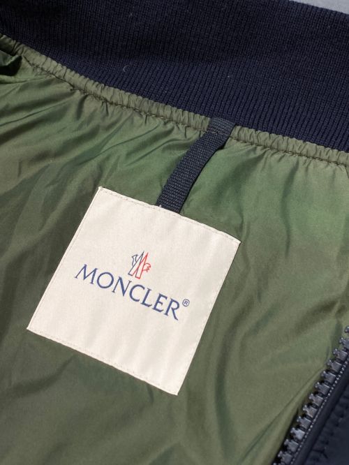 MONCLER（モンクレール）MONCLER (モンクレール) ALLIX/ダウンジャケット ネイビー サイズ:4の古着・服飾アイテム