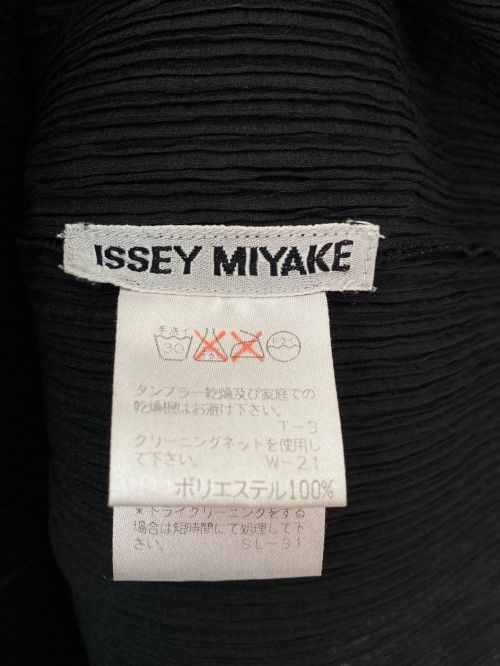 ISSEY MIYAKE（イッセイミヤケ）ISSEY MIYAKE (イッセイミヤケ) プリーツシャツ ブラック サイズ:Mの古着・服飾アイテム