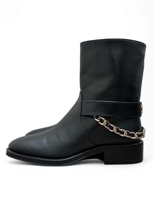CHANEL（シャネル）CHANEL (シャネル) ココマークサイドジップチェーンブーツ ブラック×ゴールド サイズ:38の古着・服飾アイテム