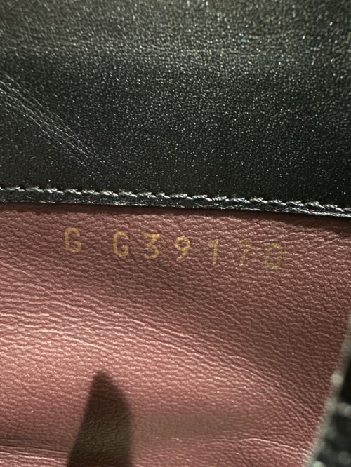CHANEL（シャネル）CHANEL (シャネル) ココマークサイドジップチェーンブーツ ブラック×ゴールド サイズ:38の古着・服飾アイテム