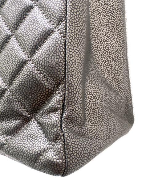 CHANEL（シャネル）CHANEL (シャネル) GSTトートバッグ ダークシルバー×シルバー金具の古着・服飾アイテム