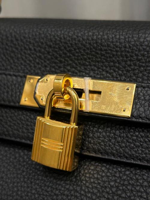 HERMES（エルメス）HERMES (エルメス) ケリー28 内縫い/ゴールド金具/トゴ/ブラック/D刻印 ブラック サイズ:28の古着・服飾アイテム