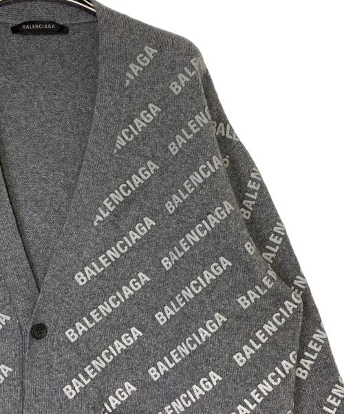 BALENCIAGA（バレンシアガ）BALENCIAGA (バレンシアガ) オールオーバーロゴカーディガン グレー サイズ:Lの古着・服飾アイテム