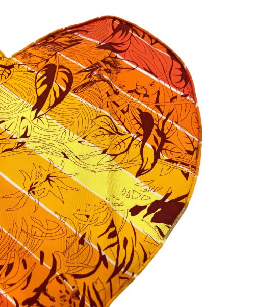 HERMES（エルメス）HERMES (エルメス) Jungle Love Rainbow pocket squareハートモチーフポケットチーフ オレンジ×イエローの古着・服飾アイテム