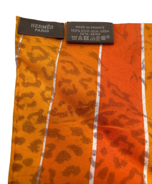 HERMES（エルメス）HERMES (エルメス) Jungle Love Rainbow pocket squareハートモチーフポケットチーフ オレンジ×イエローの古着・服飾アイテム