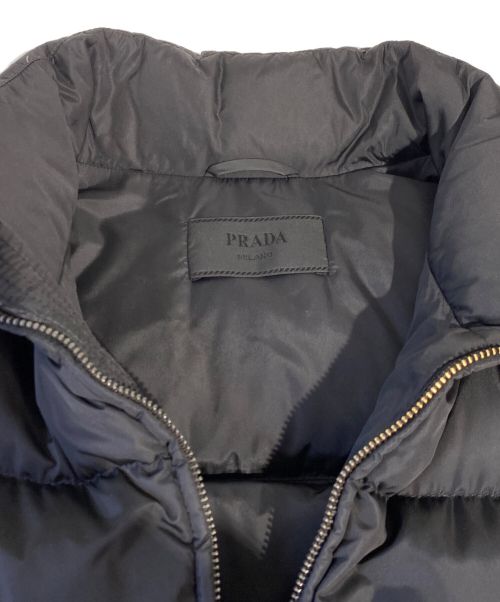 PRADA（プラダ）PRADA (プラダ) ロゴプレートダウンジャケット ブラック サイズ:48の古着・服飾アイテム