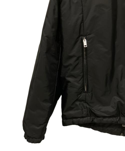 PRADA（プラダ）PRADA (プラダ) 三角プレートリバーシブル中綿ジャケット ブラック×グレー サイズ:50の古着・服飾アイテム